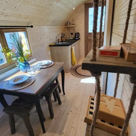De La Roulotte De L'epine Guest house 3*