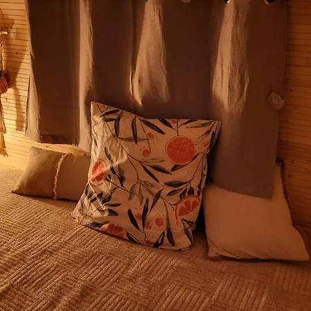 Guest house De La Roulotte De L'epine