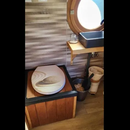 De La Roulotte De L'epine Guest house 3*