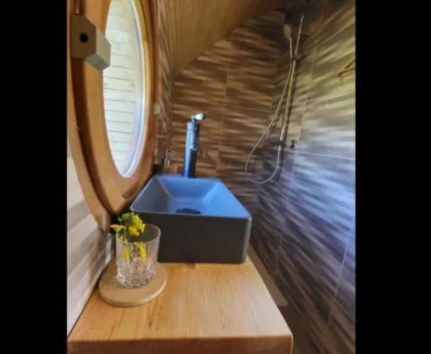 De La Roulotte De L'epine Dallon